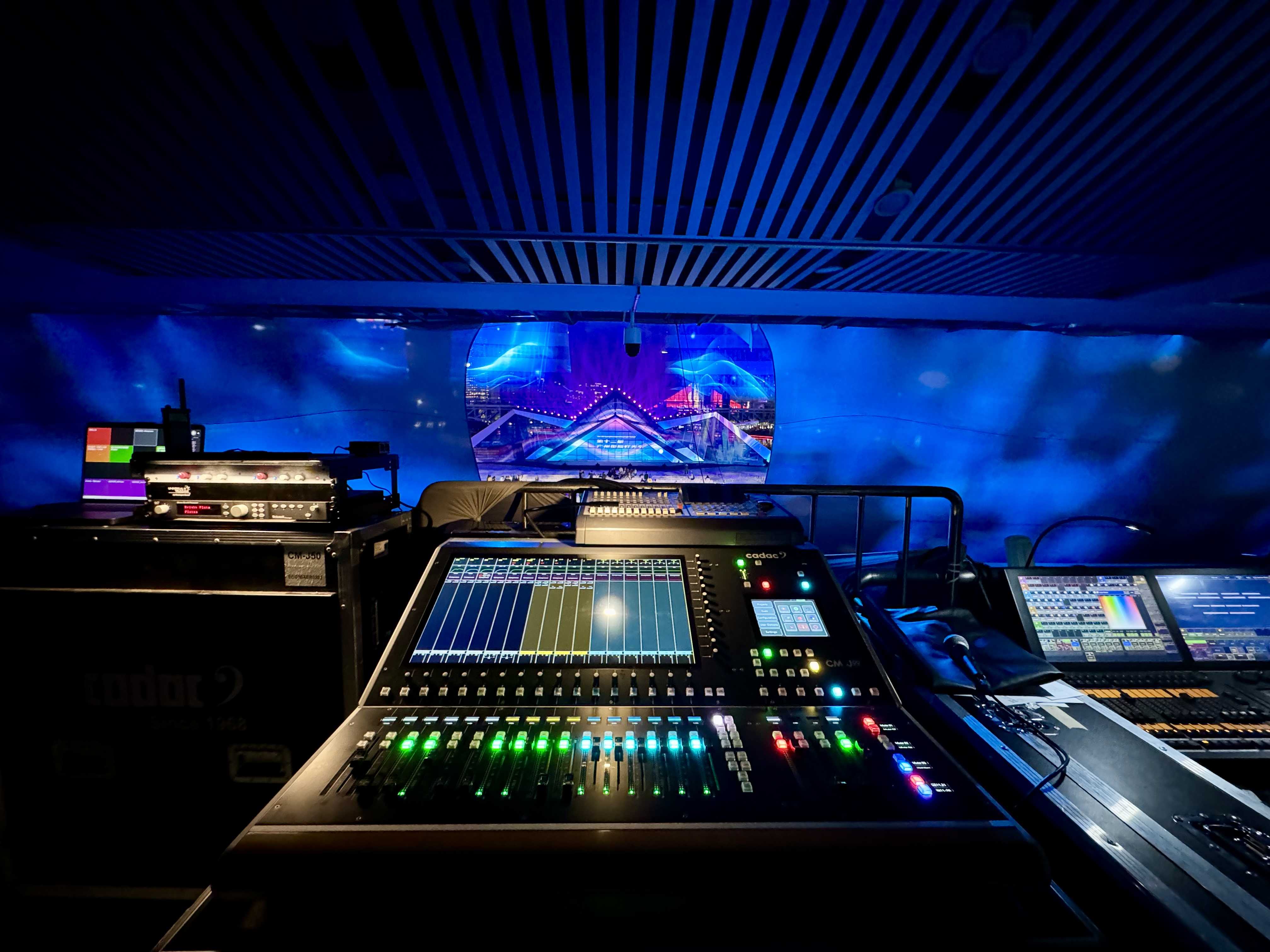強勢亮相！2023廣州國際燈光節(jié)開幕，CADAC調(diào)音臺助力打造視聽盛宴