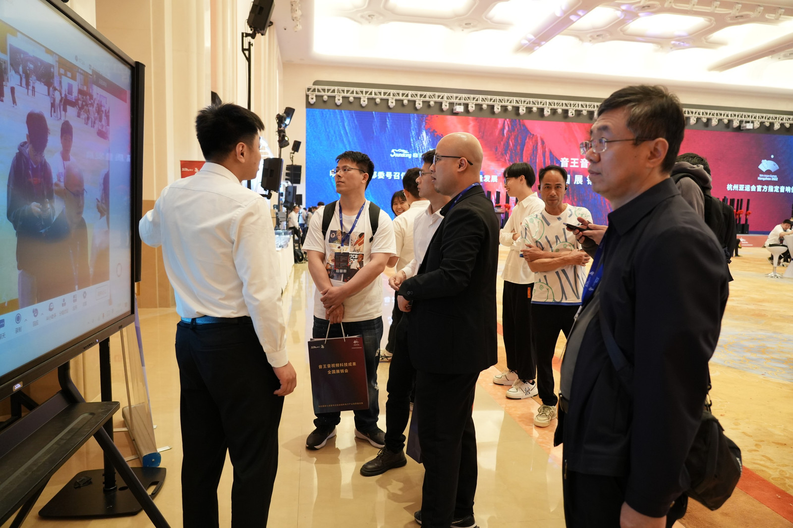 引領智能化視聽技術創新,音王音視頻科技成果全國展銷會(杭州展會)圓滿落幕! 引領智能化視聽技術創新,音王音視頻科技成果全國展銷會(杭州展會)圓滿落幕!