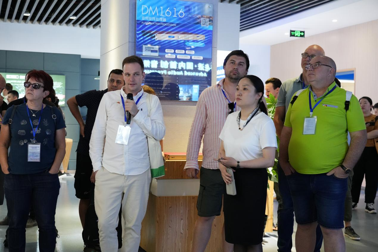 音王迎接保加利亞魯塞市代表團,以科技為媒講好中國故事 音王迎接保加利亞魯塞市代表團,以科技為媒講好中國故事