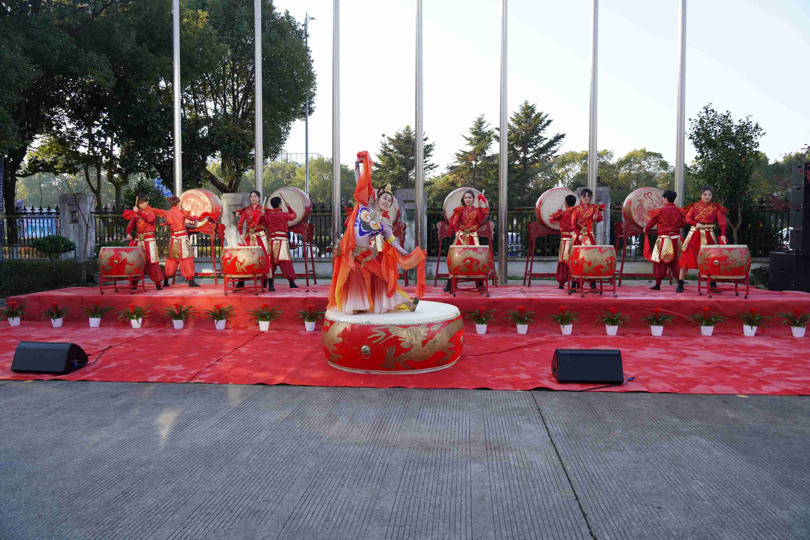 慶元旦 迎新年 | 奏響愛國強音，開啟2025新紀元