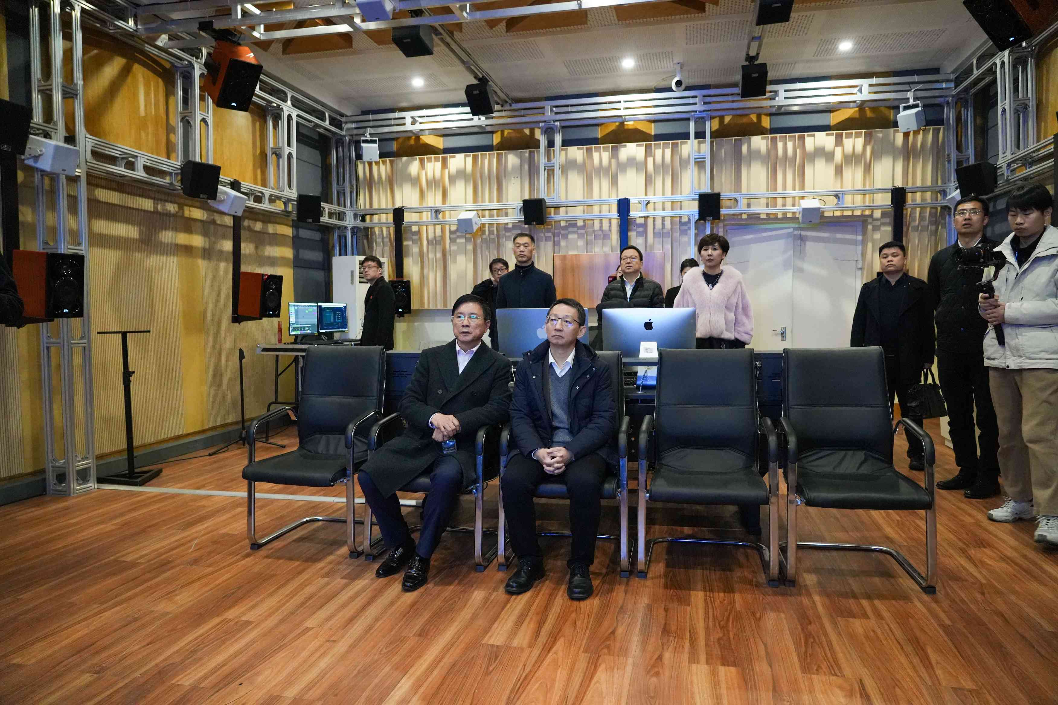 寧波市黨政領導一行赴音王集團考察調研，共鑄科技文化融合發展