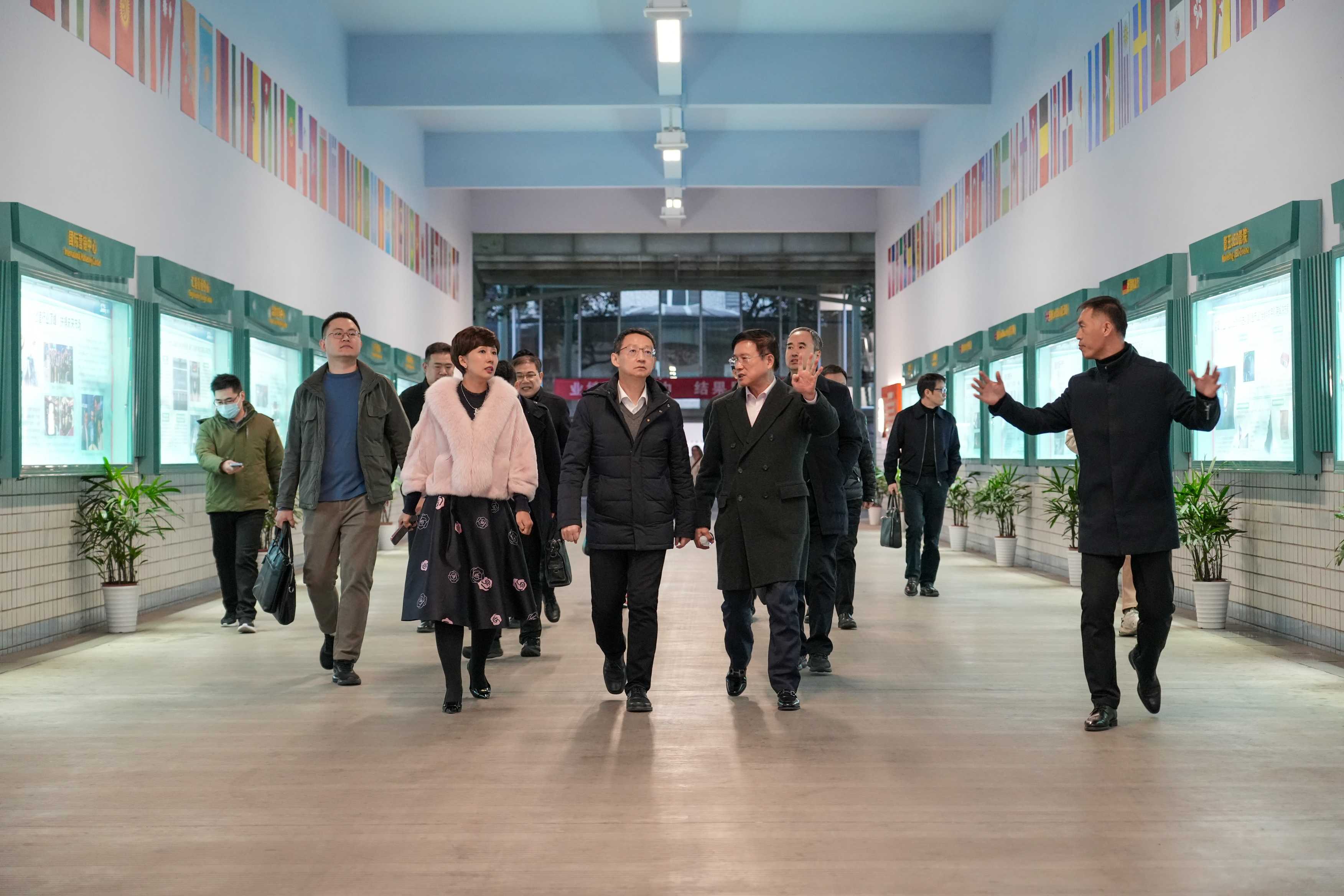 寧波市黨政領導一行赴音王集團考察調研，共鑄科技文化融合發展